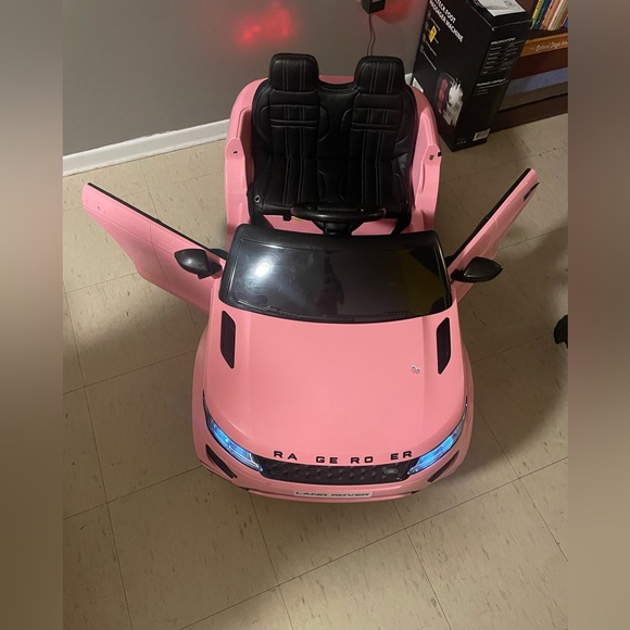 Pink Land Rover - Picture 2 of 2